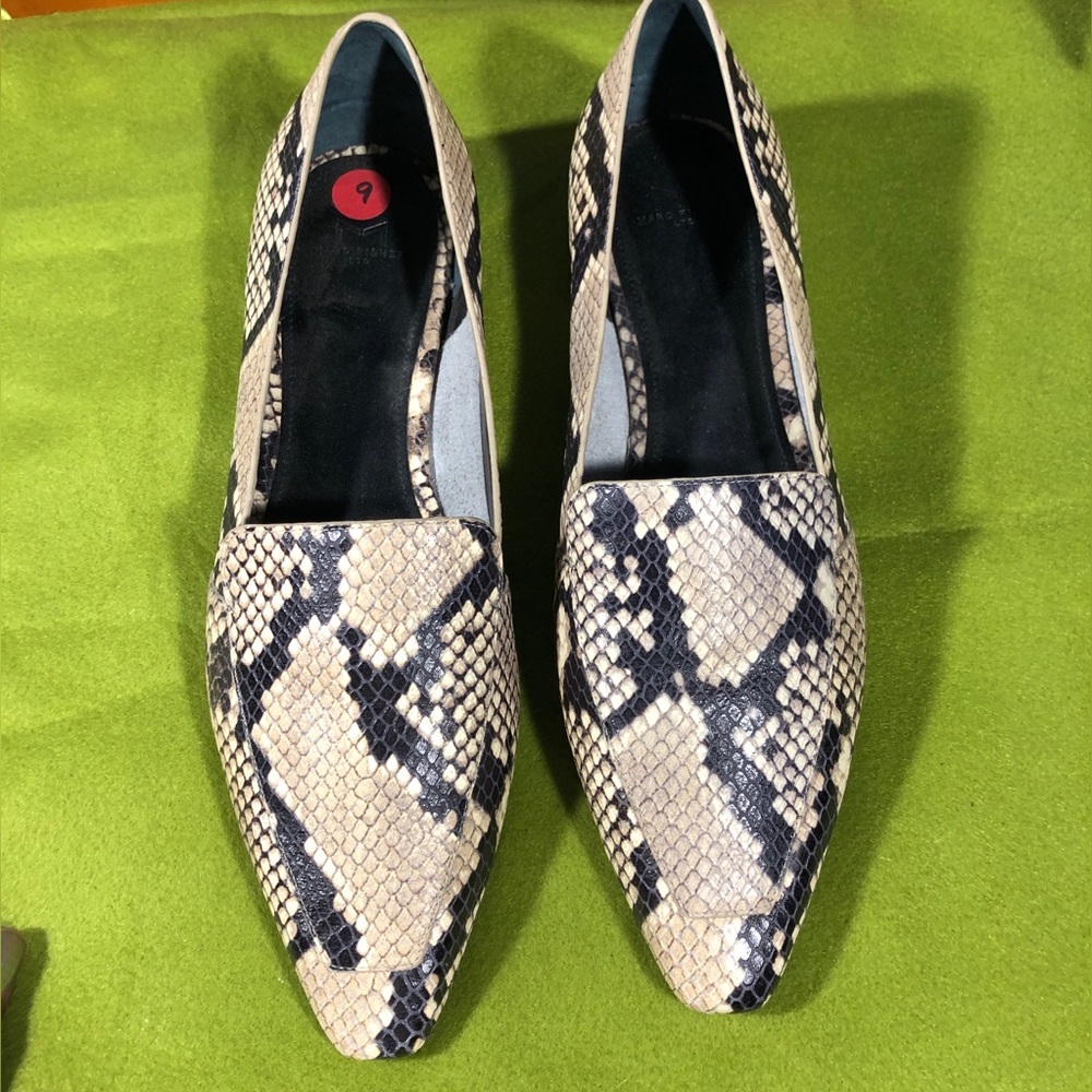 Marc Fisher Snakeskin Pointed Toe Loafers
size 9